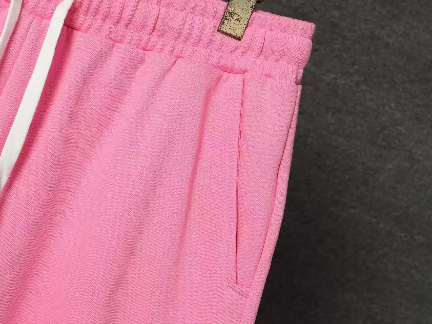 CASABLANCA Casa shorts Printing technology Original development Using gram custom terry fabric Upper body is comfortable Back pocket design Original turning details Made by domestic first-line brands Factory OEM Workmanship is impeccable Wash mark Main wheat Hang tag Complete packaging Sizes S.M.L.XL